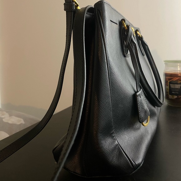 Authentic Prada class purse. Beautiful condition and spacious! - Picture 3 of 4